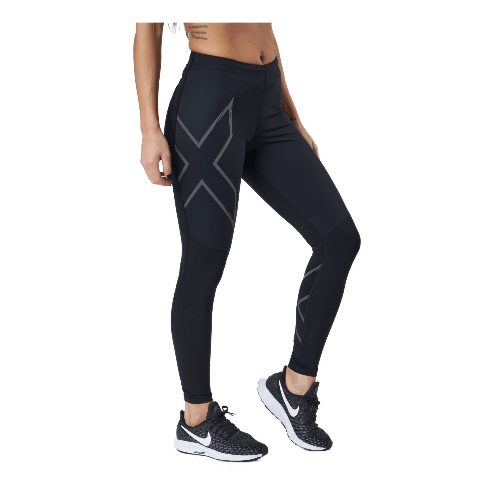 2XU Ignition Shield Compression T Black/ Black Reflective 4 2XU Ignition Shield Compression T Black/ Black Reflective - Image 2